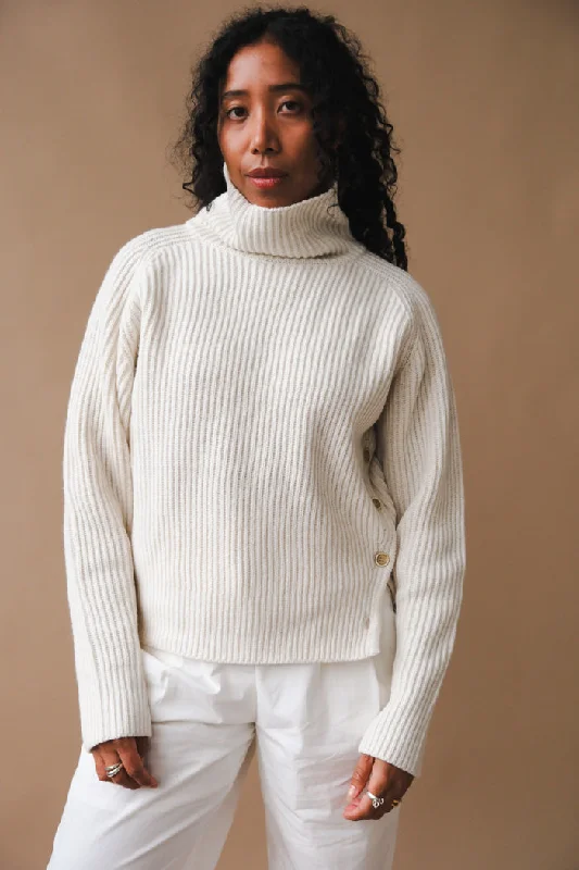 UNISEX RIBBED TURTLE NECK SWEATER