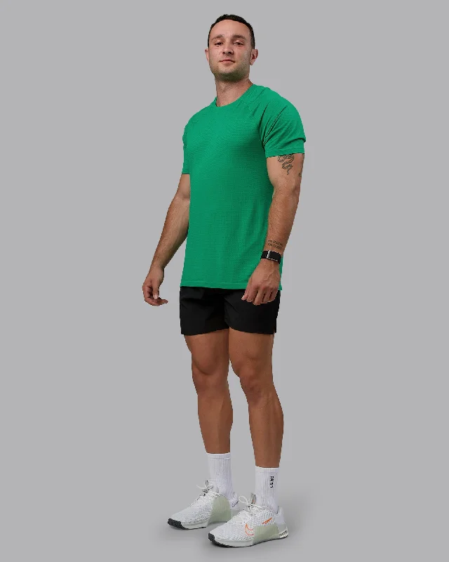 Men's short-sleeve urban warm-stylish-sleek-sandy-beige shirt-AeroFLX+ Seamless Tee - Pepper Green/Impact Green