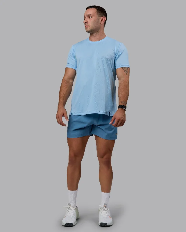 Men's short-sleeve modern vibrant-tropical-retro-icy-blue top-Pace Running Tee - Glacial Blue