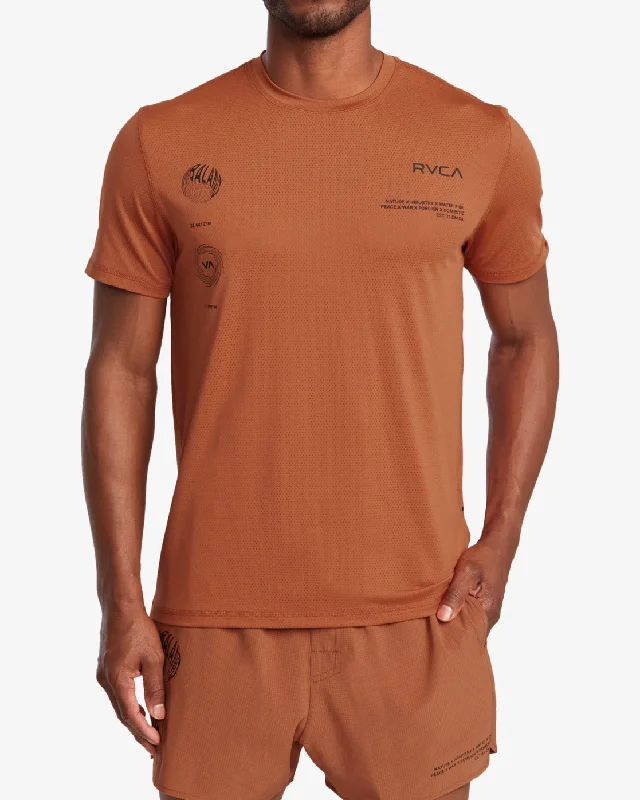 Men's short-sleeve neutral sand tee-RVCA Runner Technical Short Sleeve Top - Terracotta